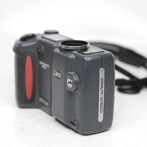 Vintage Nikon CoolPix 995 3.3MP Digital Camera Digicam Y2K Photography Travel - Picture 13 of 16